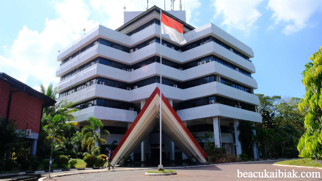 Daftar Perguruan Tinggi Negeri di Makassar Paling Unggul