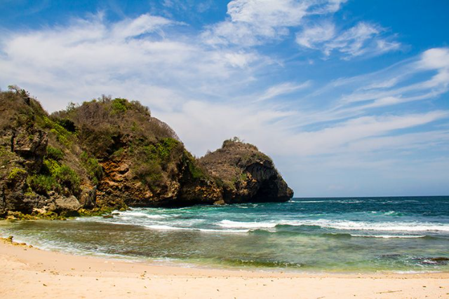 Aktivitas yang Biasa di Lakukan Wisatawan di Pantai Krokoh